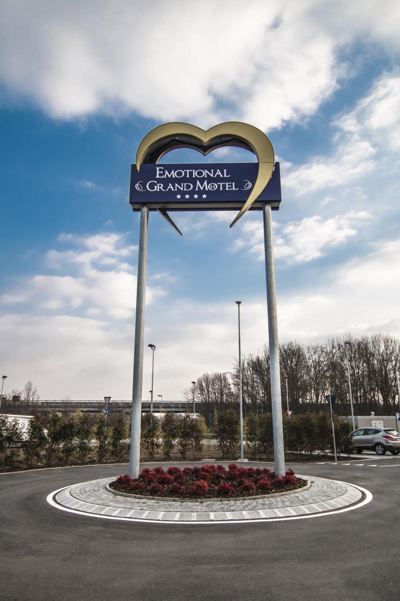 Emotional Grand Motel Fontaneto d'Agogna Exterior foto